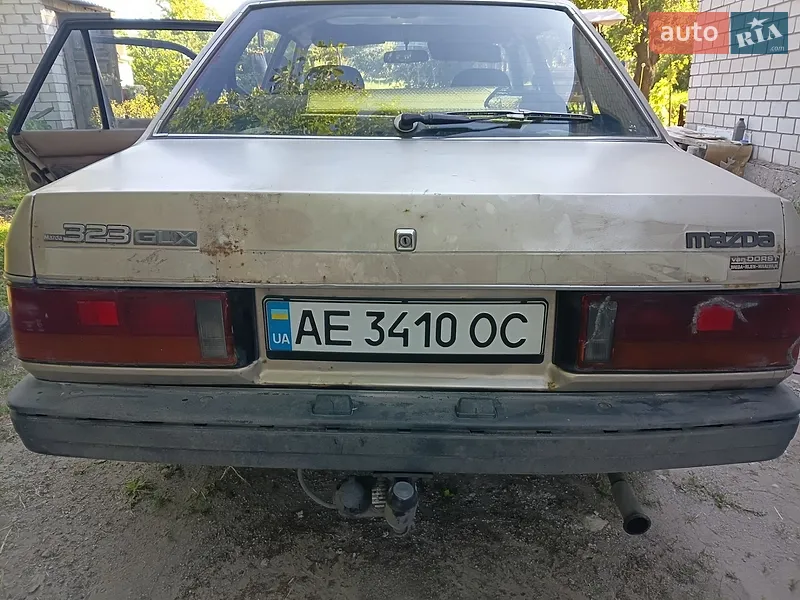 Mazda 323 1987