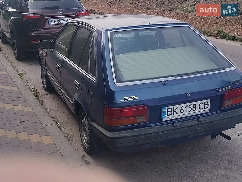 Mazda 323 1986