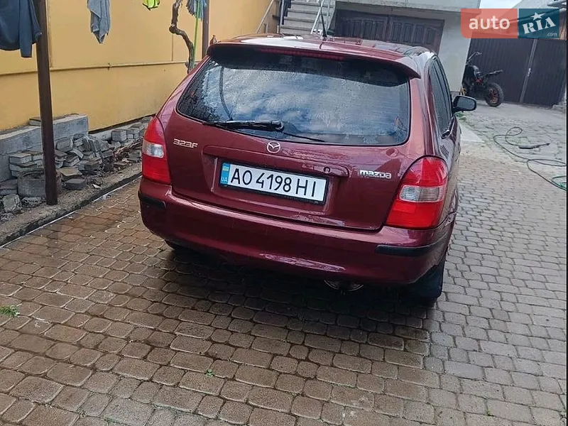 Mazda 323 1998