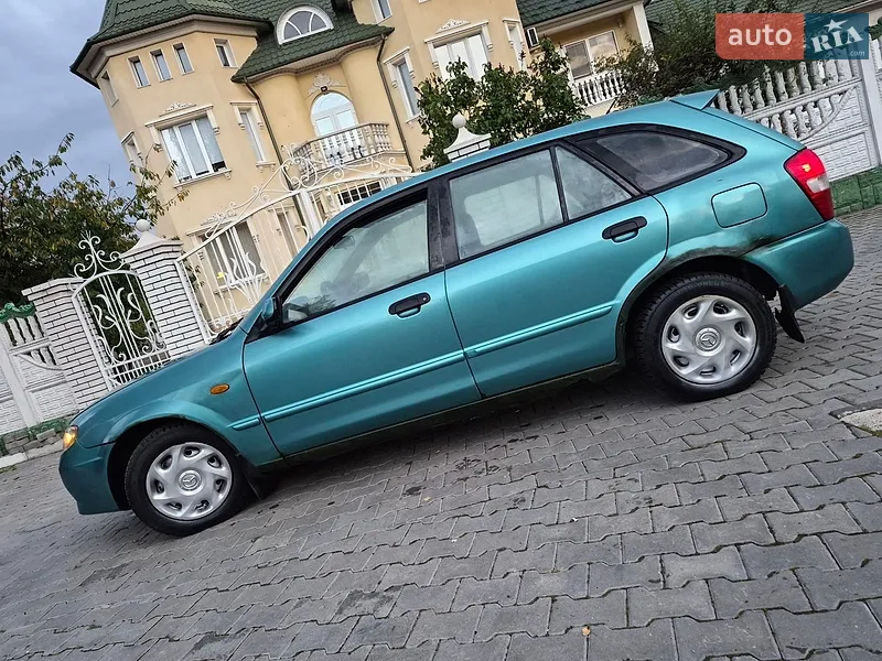 Mazda 323 2002
