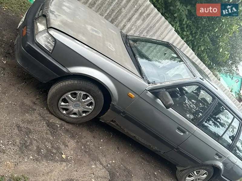 Mazda 323 1993