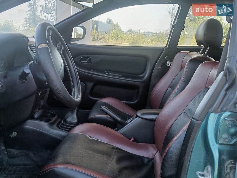 Хетчбек Mazda 323 1997 в Черкасах