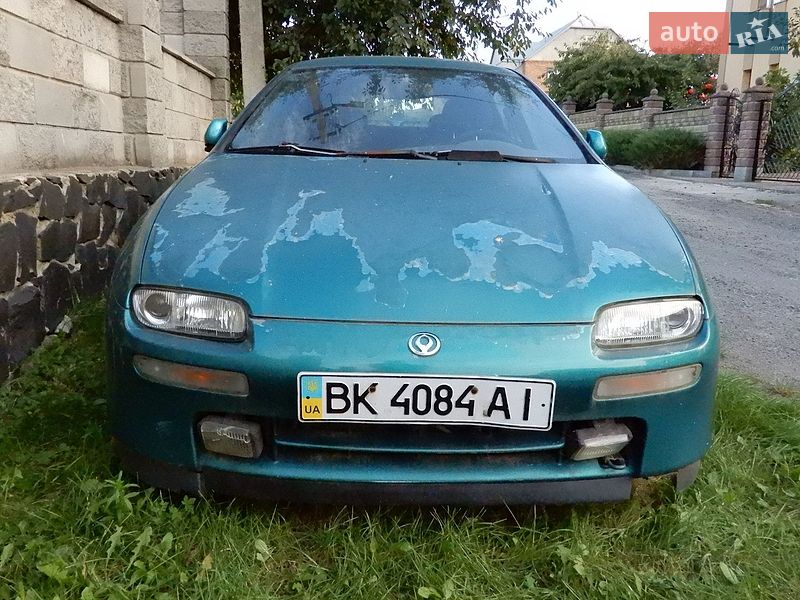 Хэтчбек Mazda 323 1998 в Ровно