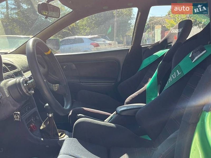 Седан Mazda 323 1994 в Одессе