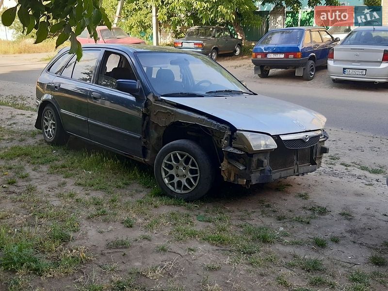 Хэтчбек Mazda 323 1998 в Вознесенске