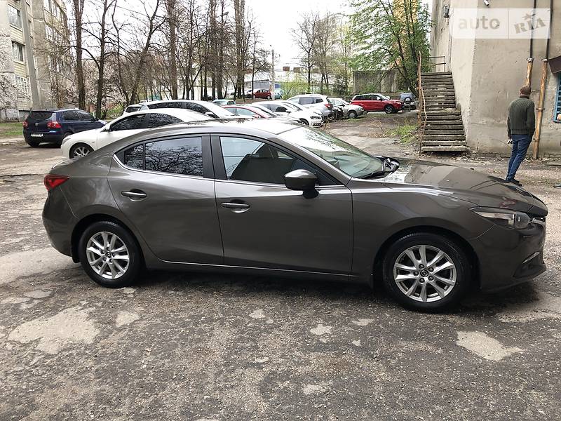 Седан Mazda 3 2017 в Харькове