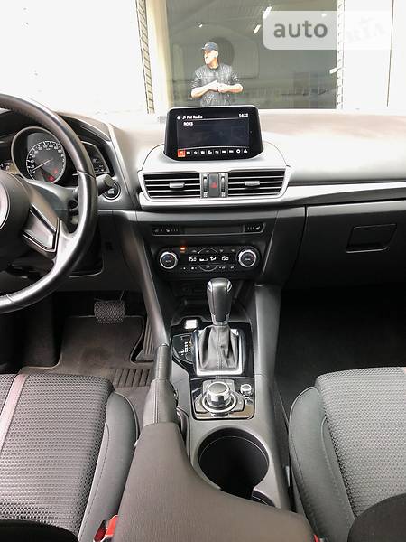Седан Mazda 3 2017 в Харькове