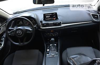 Седан Mazda 3 2017 в Дніпрі