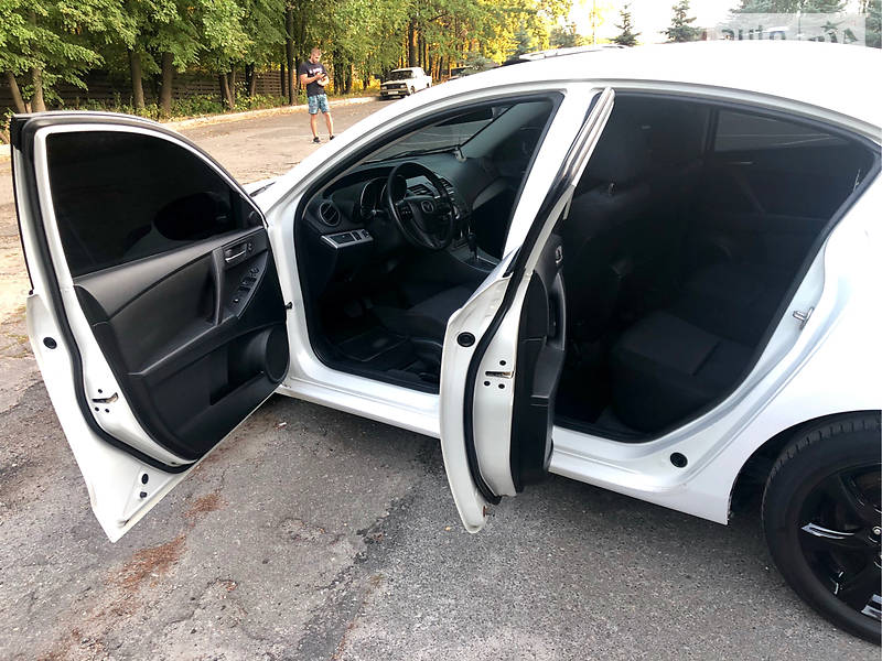 Седан Mazda 3 2009 в Харкові