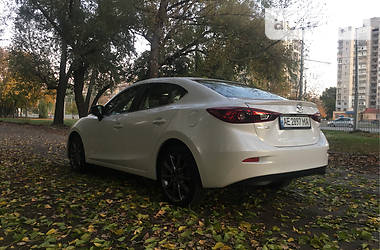 Седан Mazda 3 2018 в Днепре