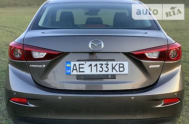 Седан Mazda 3 2017 в Дніпрі