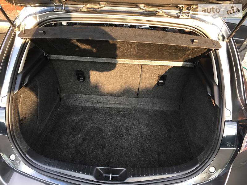 Хетчбек Mazda 3 2011 в Луцьку