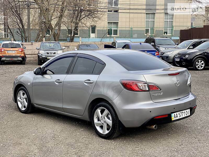 Седан Mazda 3 2011 в Киеве