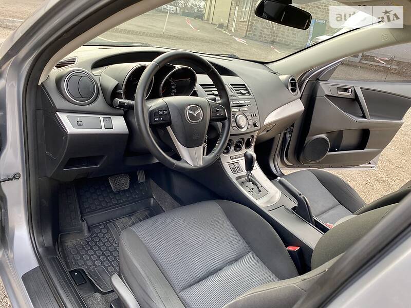 Седан Mazda 3 2011 в Киеве