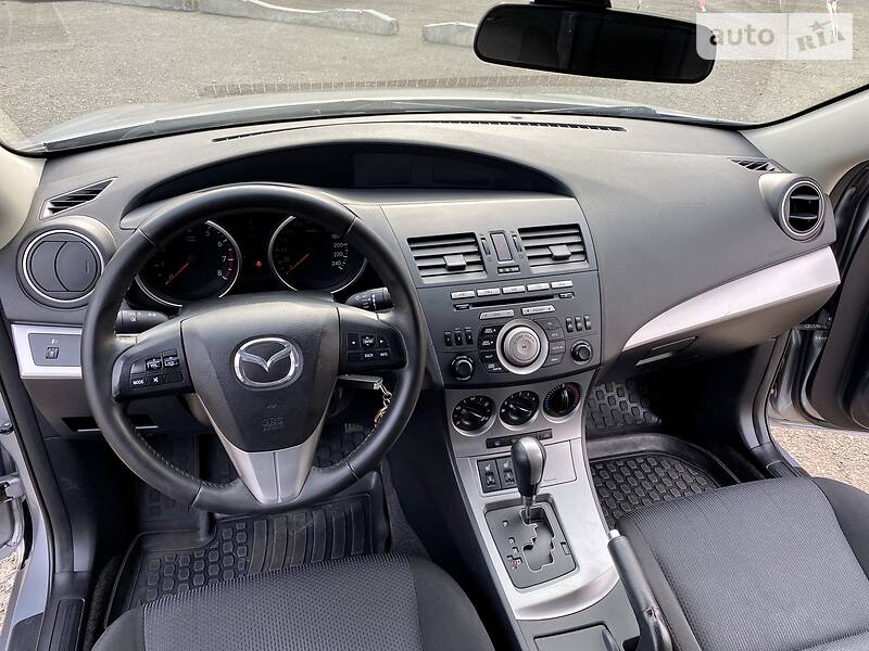 Седан Mazda 3 2011 в Киеве