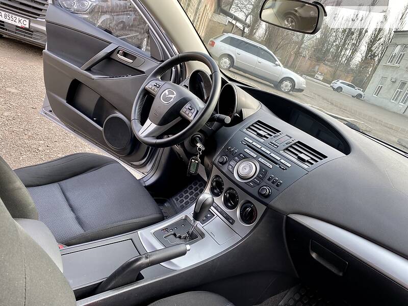 Седан Mazda 3 2011 в Киеве