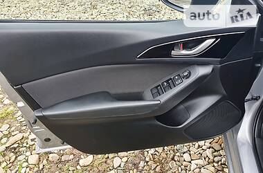 Седан Mazda 3 2015 в 