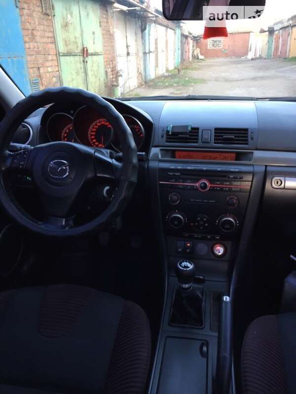 Седан Mazda 3 2004 в Запоріжжі