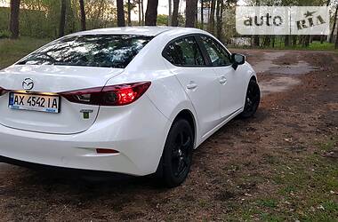 Седан Mazda 3 2016 в 