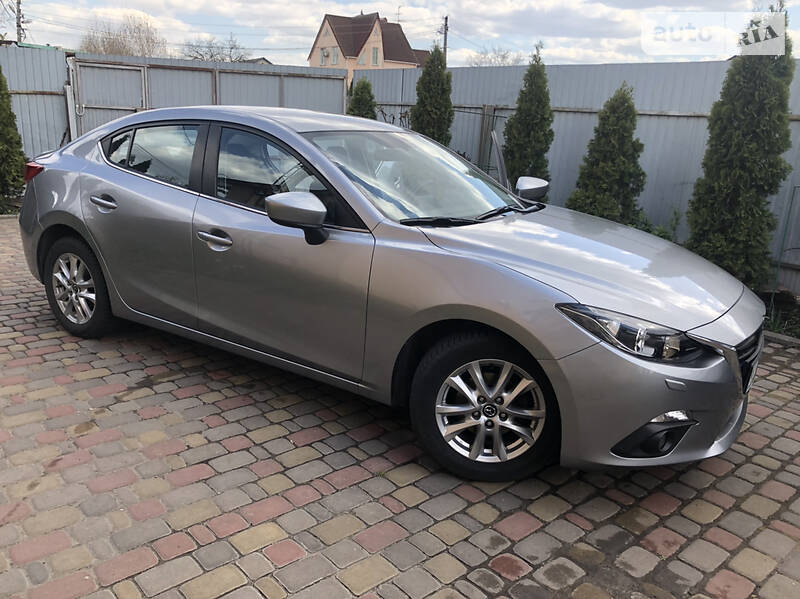 Седан Mazda 3 2015 в Киеве