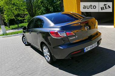 Седан Mazda 3 2010 в 