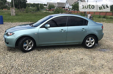 Седан Mazda 3 2004 в Сторожинце