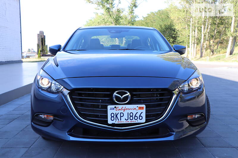 Седан Mazda 3 2018 в Кременчуці
