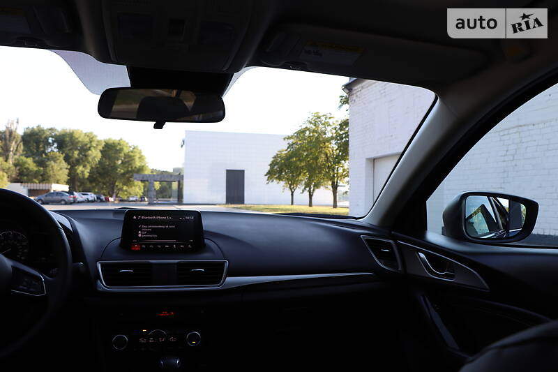 Седан Mazda 3 2018 в Кременчуці