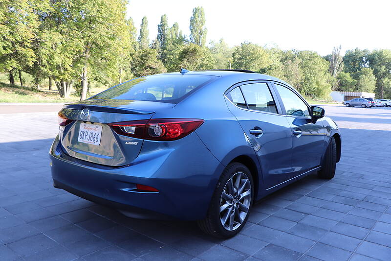 Седан Mazda 3 2018 в Кременчуці
