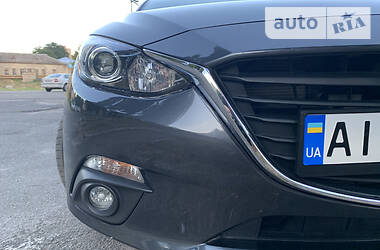 Хетчбек Mazda 3 2015 в 