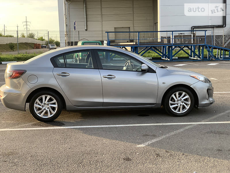 Седан Mazda 3 2011 в Рівному