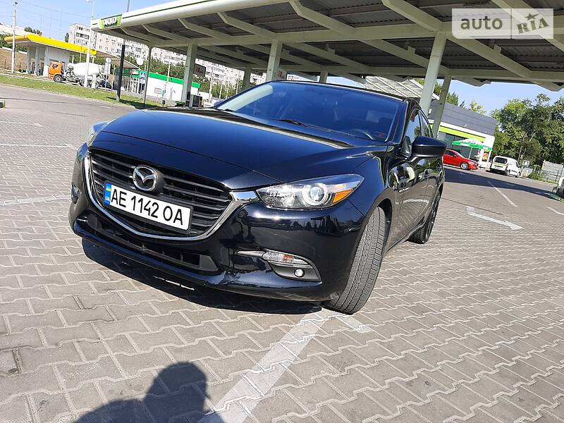 Седан Mazda 3 2017 в Дніпрі
