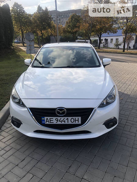 Хэтчбек Mazda 3 2015 в Днепре