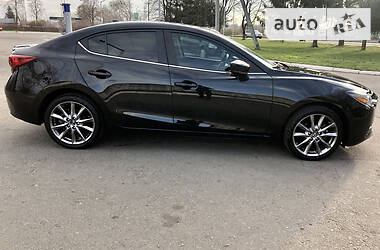 Седан Mazda 3 2018 в Ровно