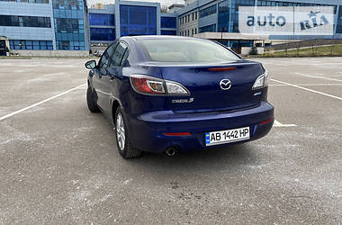 Седан Mazda 3 2011 в Киеве