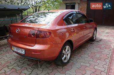 Седан Mazda 3 2004 в Глыбокой