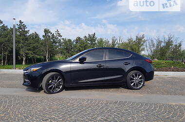 Седан Mazda 3 2017 в Днепре