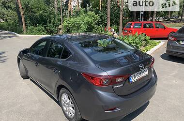 Седан Mazda 3 2015 в Киеве