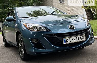 Седан Mazda 3 2011 в Каменском