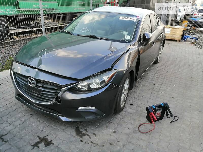 Седан Mazda 3 2013 в Днепре