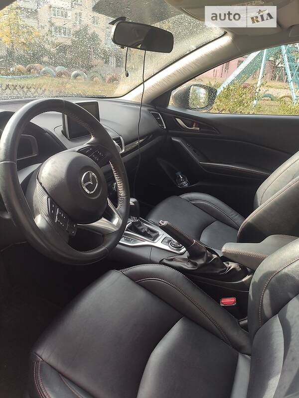 Седан Mazda 3 2013 в Днепре