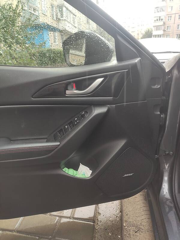 Седан Mazda 3 2013 в Днепре