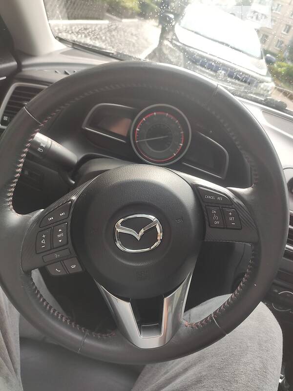 Седан Mazda 3 2013 в Днепре