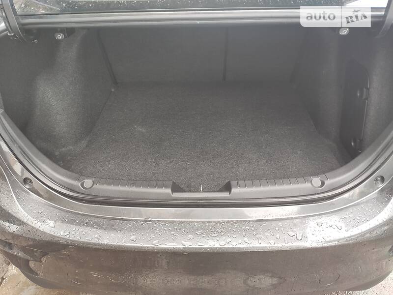 Седан Mazda 3 2013 в Днепре