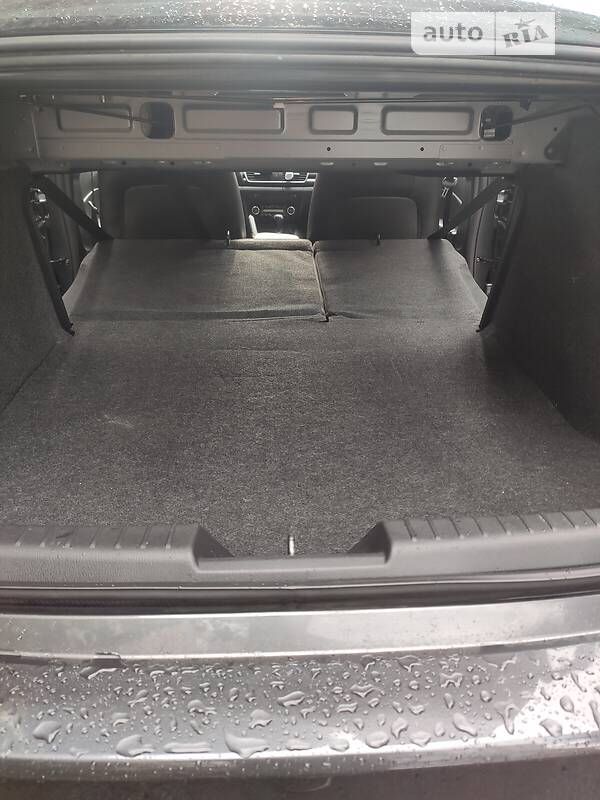 Седан Mazda 3 2013 в Днепре
