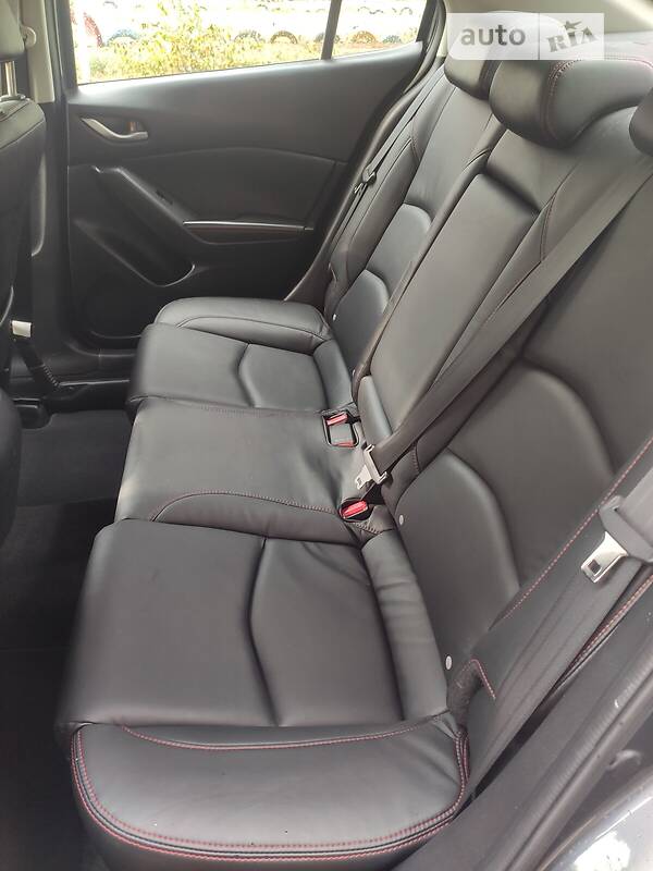 Седан Mazda 3 2013 в Днепре