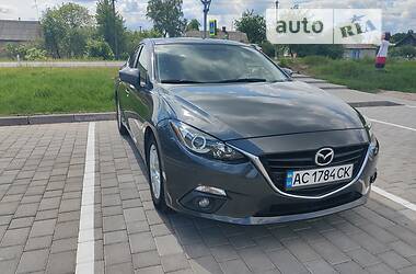 Седан Mazda 3 2015 в Луцке