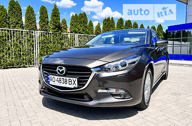 Седан Mazda 3 2018 в Мукачево