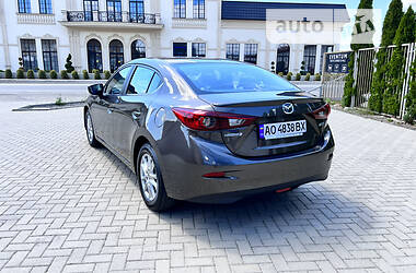 Седан Mazda 3 2018 в Мукачево