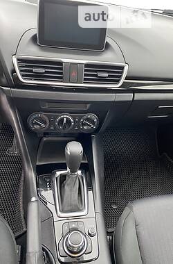Седан Mazda 3 2015 в Житомире